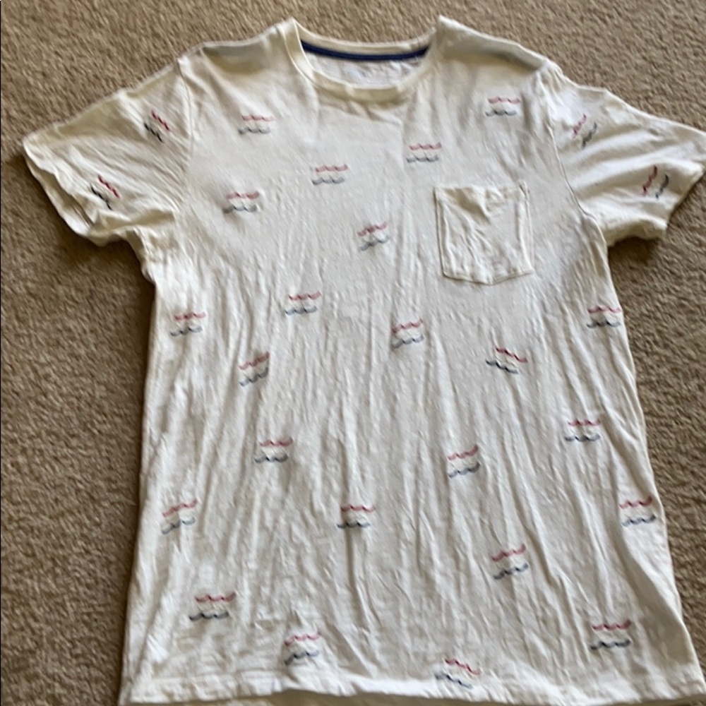 Old navy tee